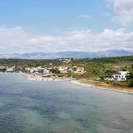 M, App 4 - 6 Persons Direct On The Seaside, 1st Floor * Ljubač